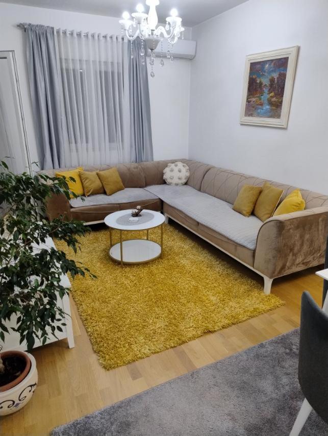 Lovely Apartment - Ljupki Stan ポドゴリツァ エクステリア 写真